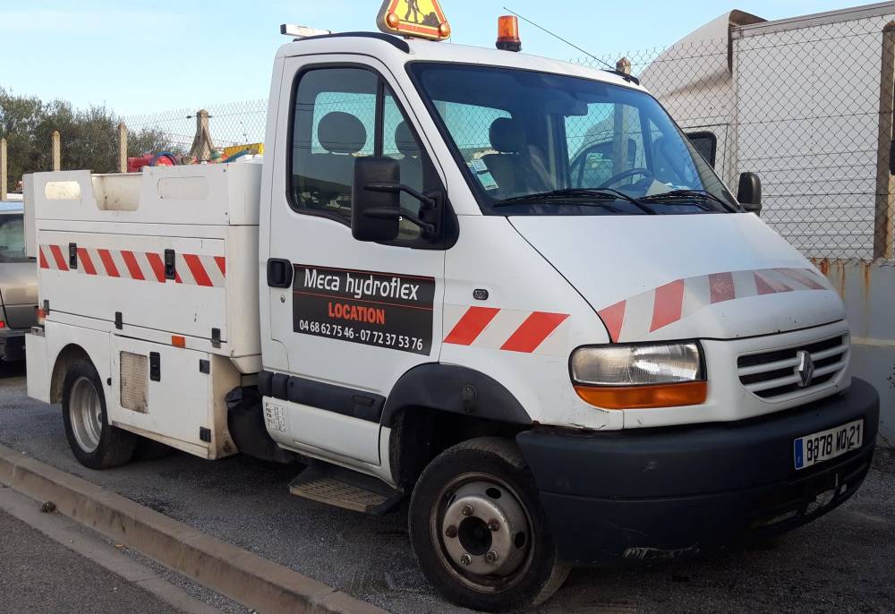 Camion de pompage près de Occitanie